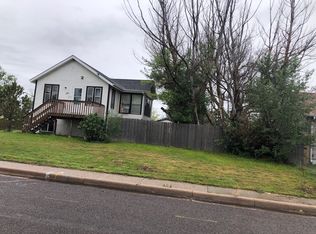 721 E 9th St, Cheyenne, WY 82007