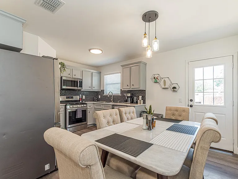 7605 Bennett Ave — Photo 11