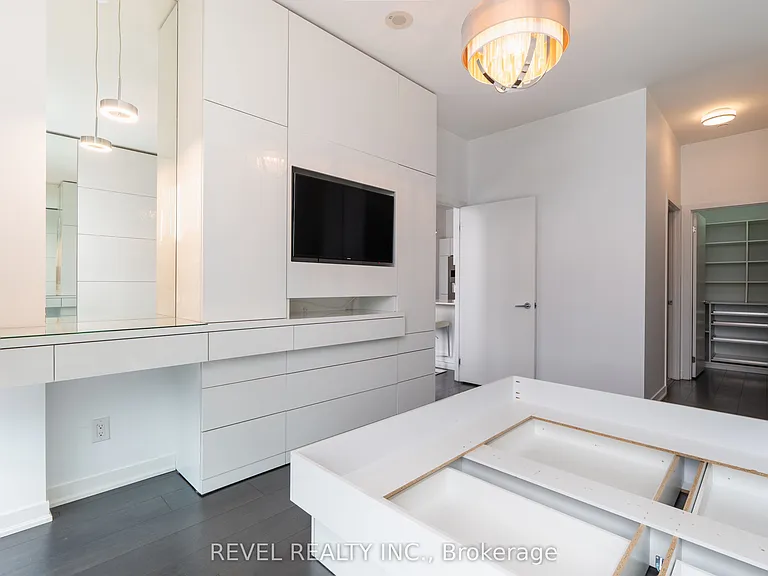 150 E Liberty St #Penthouse 3 — Photo 16
