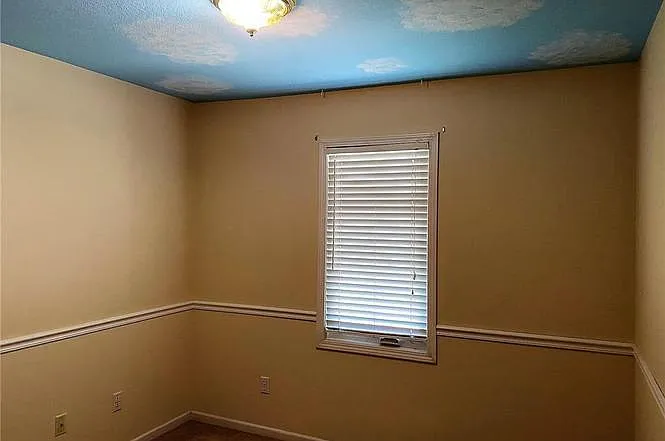 801 Village St — Photo 6