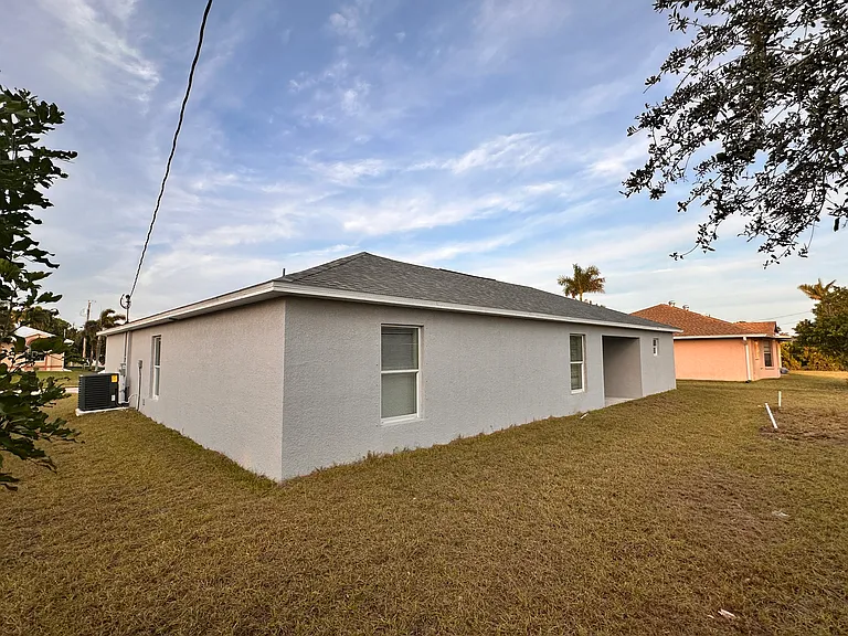 1820 SE 8th St — Photo 23