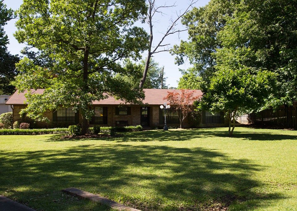 1st image of 6527 Sleepy Hollow Ave