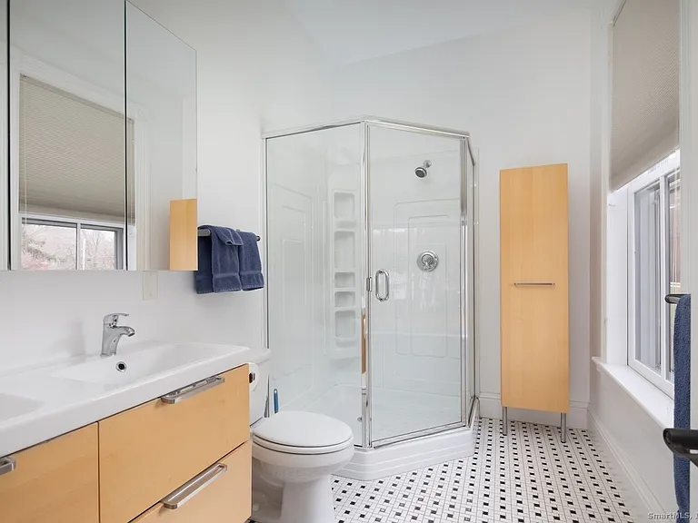 31 Sharon Rd #2 — Photo 11