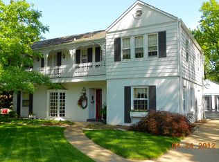 18 Country Club Pl, Belleville, IL 62223