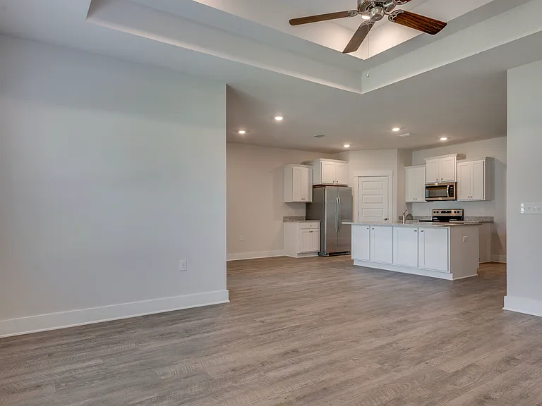 5733 Danbury Blvd — Photo 7