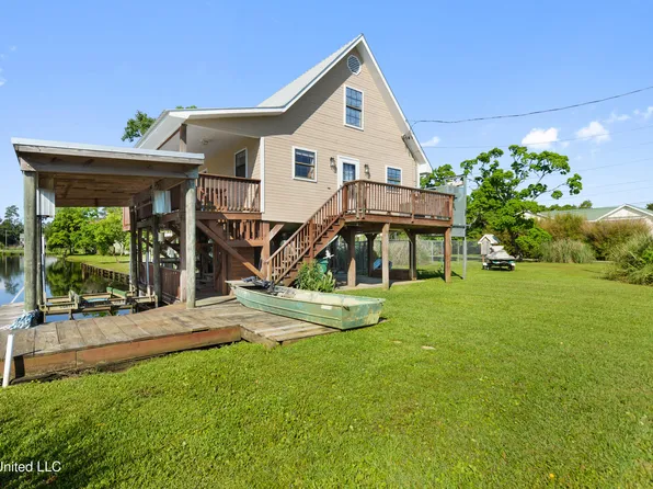 5107 Gulf St, Bay Saint Louis, MS 39520