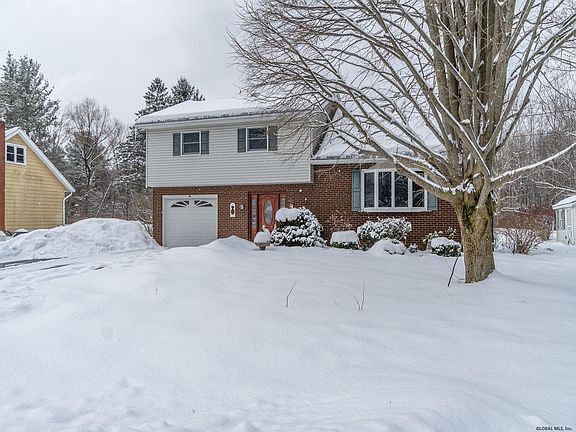 4th image of 23 Montclair Dr