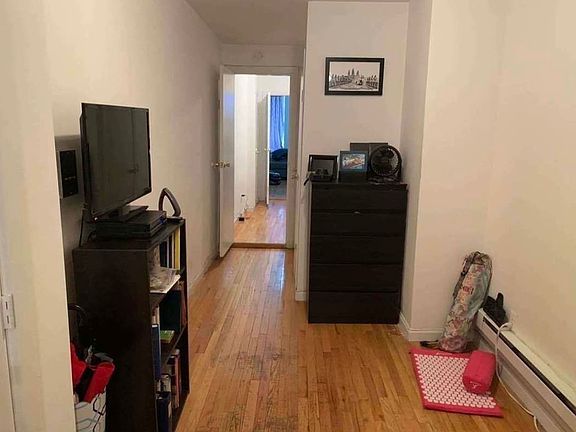 3rd image of 1777 1st Ave Frnt 2