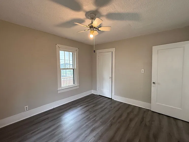 396 S McClellan Ave — Photo 13