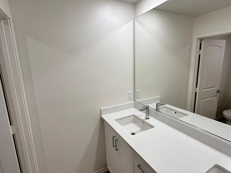 1809 Julia Way — Photo 11