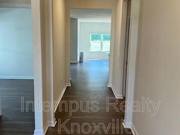 5th image of 1311 Hampton Place Cir