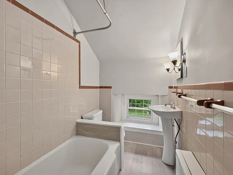 1138 E Schuylkill Rd #6 — Photo 8