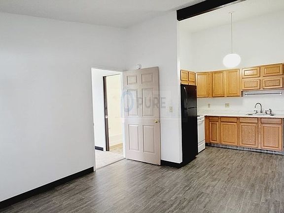 5th image of 417 22nd St SE