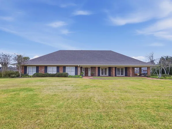 800 Bayou Oaks Ln, Lake Charles, LA 70605