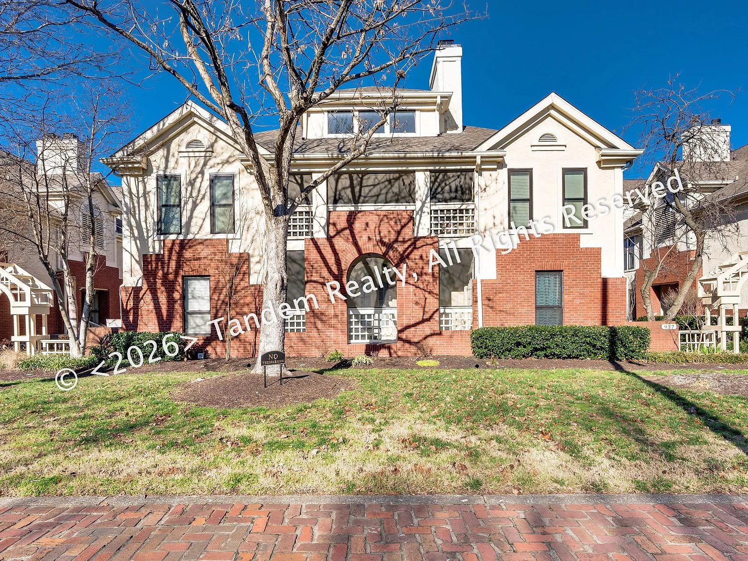 3 bed, 2.0 bath, 1498 sqft, $2,595 — Photo 1