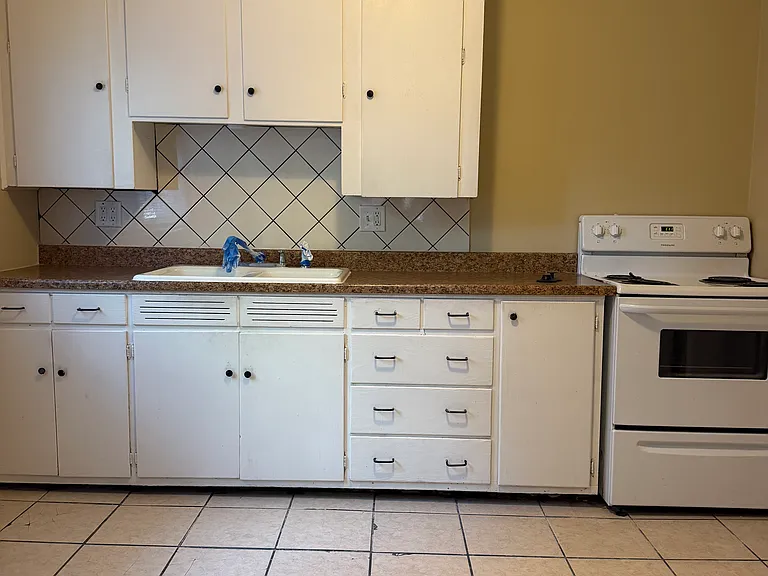 986 Winchester Ave #1 — Photo 6