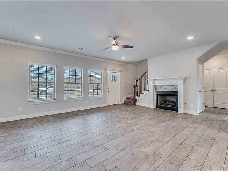 582 Quartz Way — Photo 4