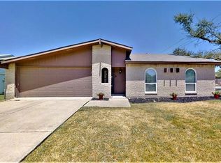 2031 Victoria Rd, Carrollton, TX 75007