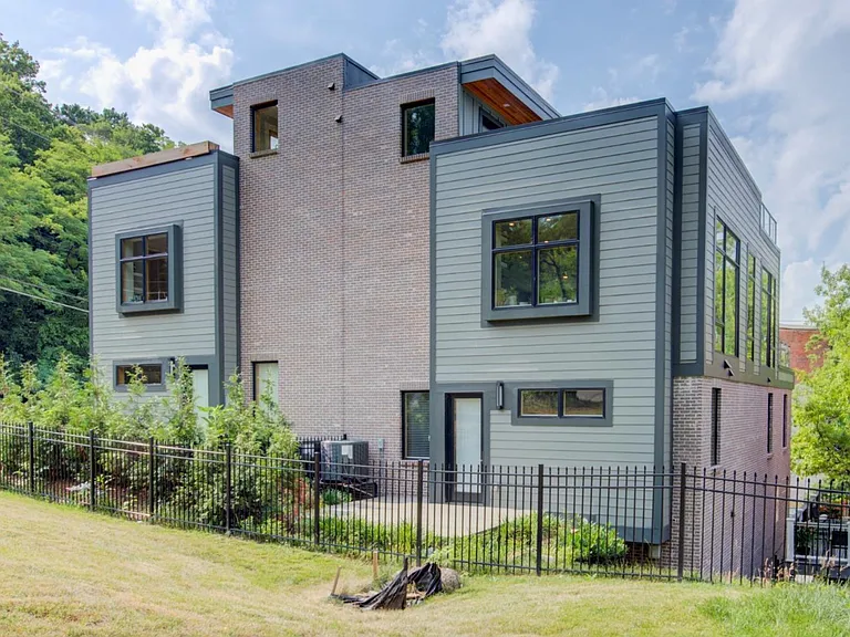 328 Mulberry St — Photo 30