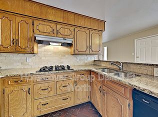 2415 Robin Cir, Denton, TX 76209