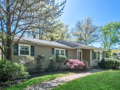 6 Briarcliff Rd, Morris Plains, NJ, 07950
