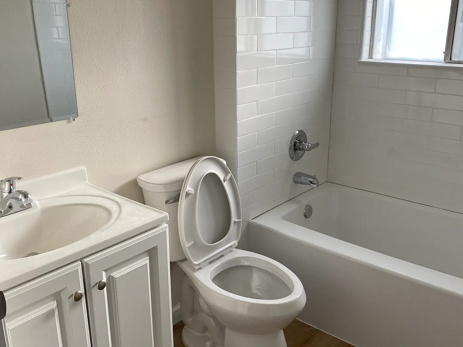 2 bed, 1234 sqft, $2,500 — Photo 3