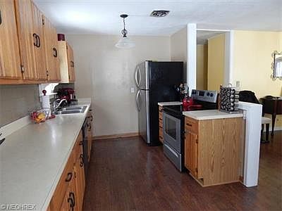 4th image of 324 Savage St