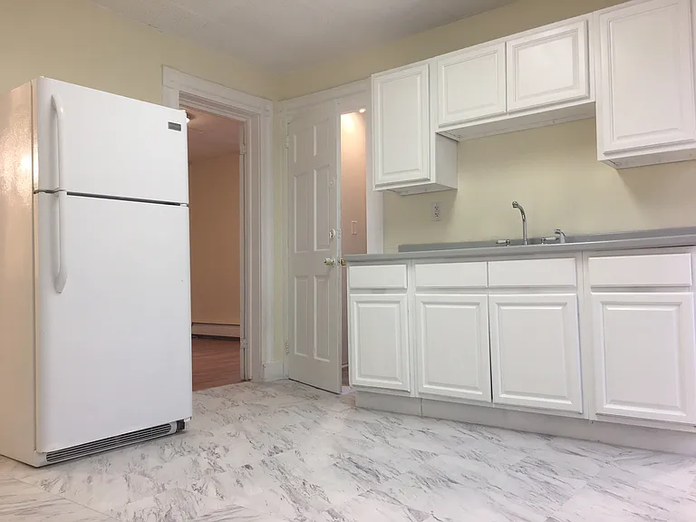 28 Cedar St #1 — Photo 8