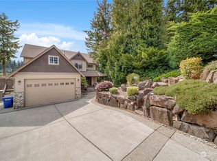 3220 Deer Island Dr E, Lake Tapps, WA 98391