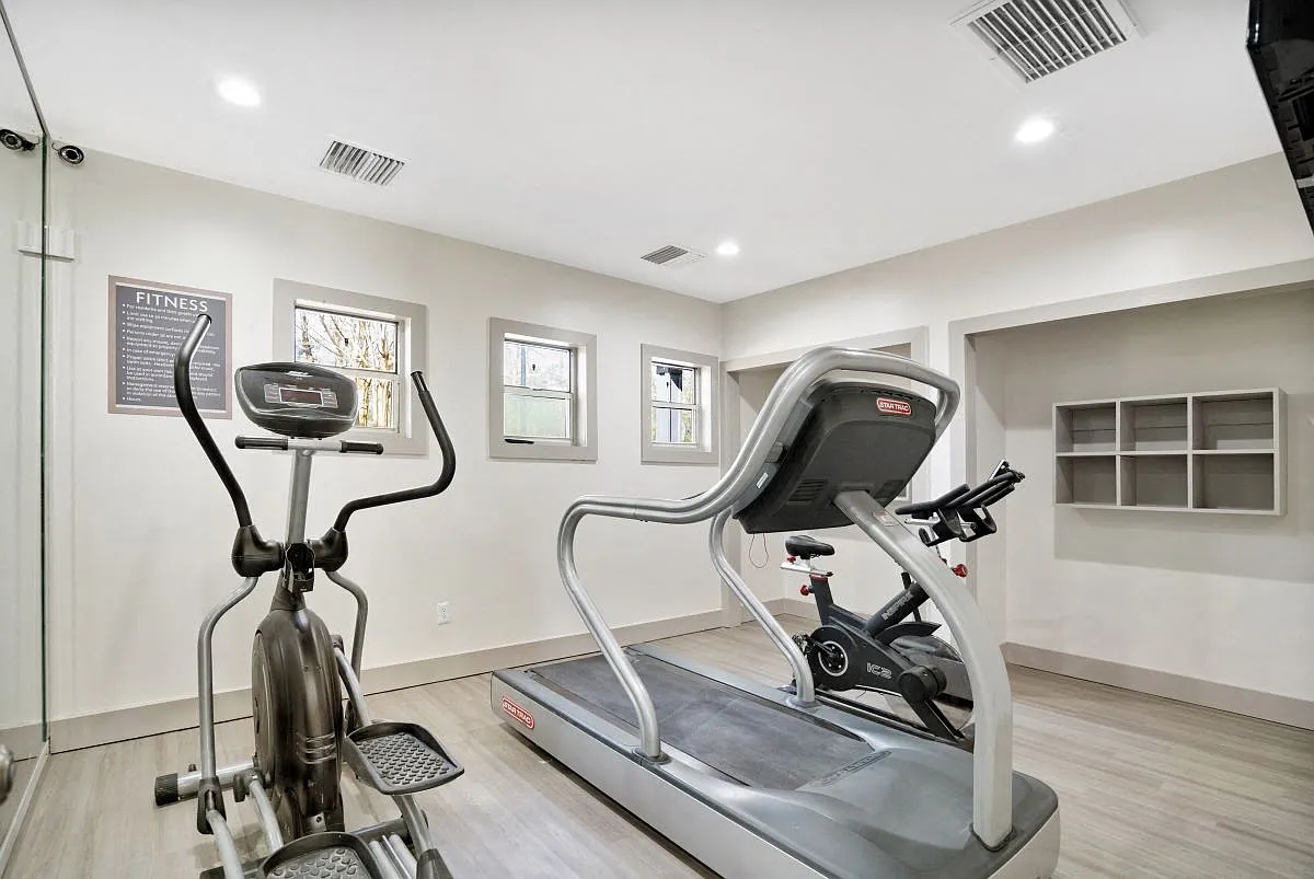 Westbury Mews Apartments — Photo 4