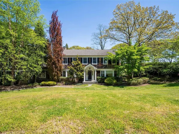 18 Hayes Hill Drive, Northport, NY 11768