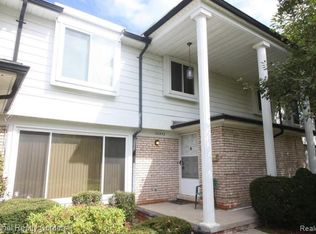 32852 Barclay Sq, Warren, MI 48093