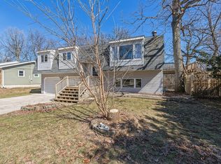 2212 Hiawatha Pkwy, Woodridge, IL