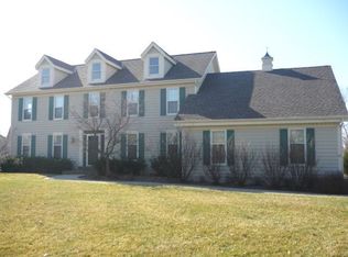 13595 W Sunburst Ln, New Berlin, WI 53151