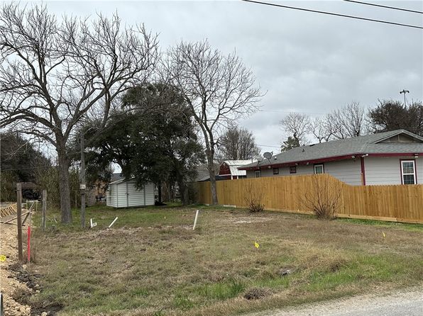214 Sunset St, Gregory, TX 78359