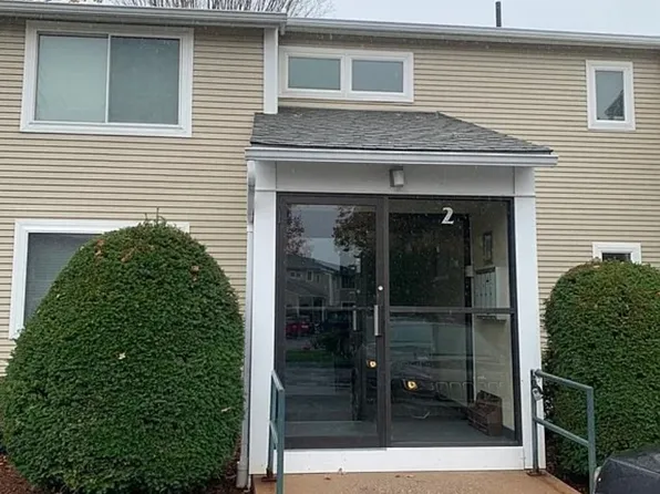 2 Arbor Way APT C, Holyoke, MA 01040