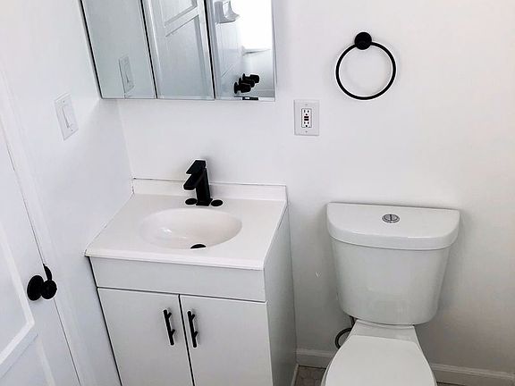 4th image of 4127 W Adams Blvd APT D