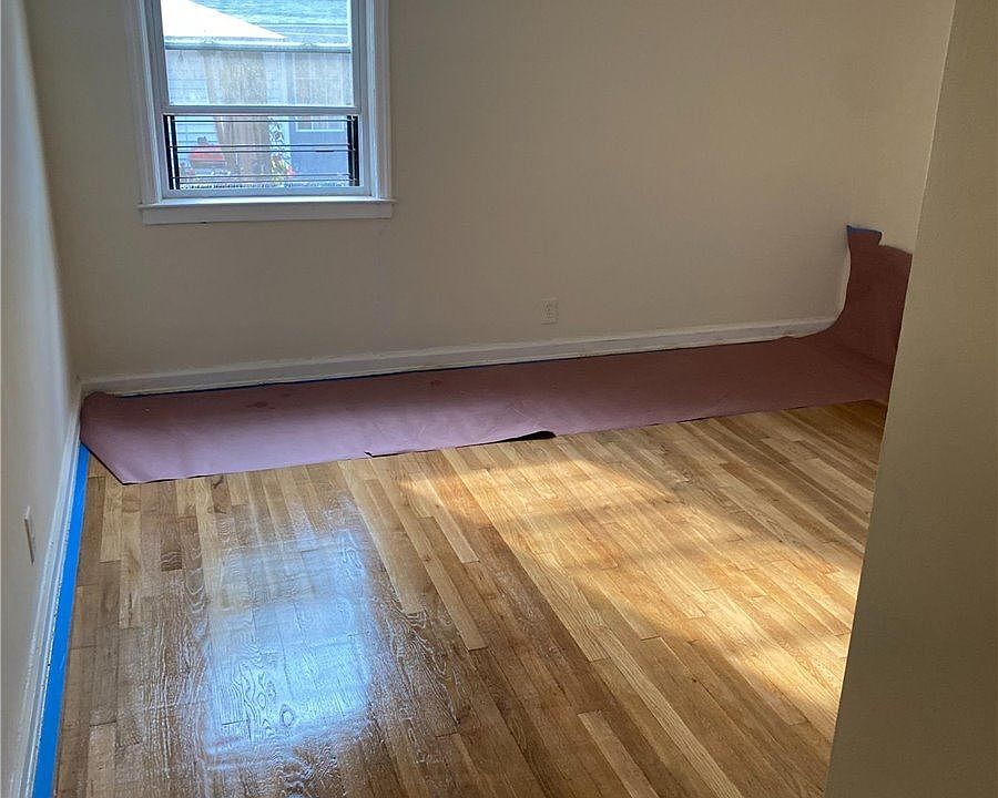 2nd image of 13420 218th St