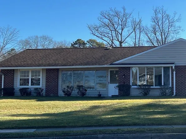 1A Guilford Court #1A, Ridge, NY 11961