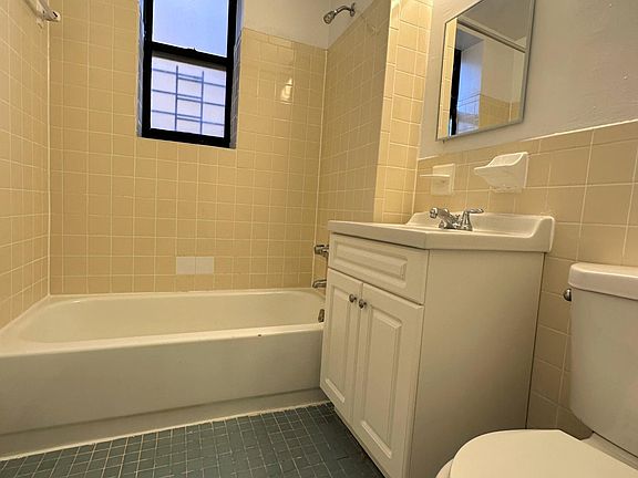 5th image of 1297 Sheridan Ave