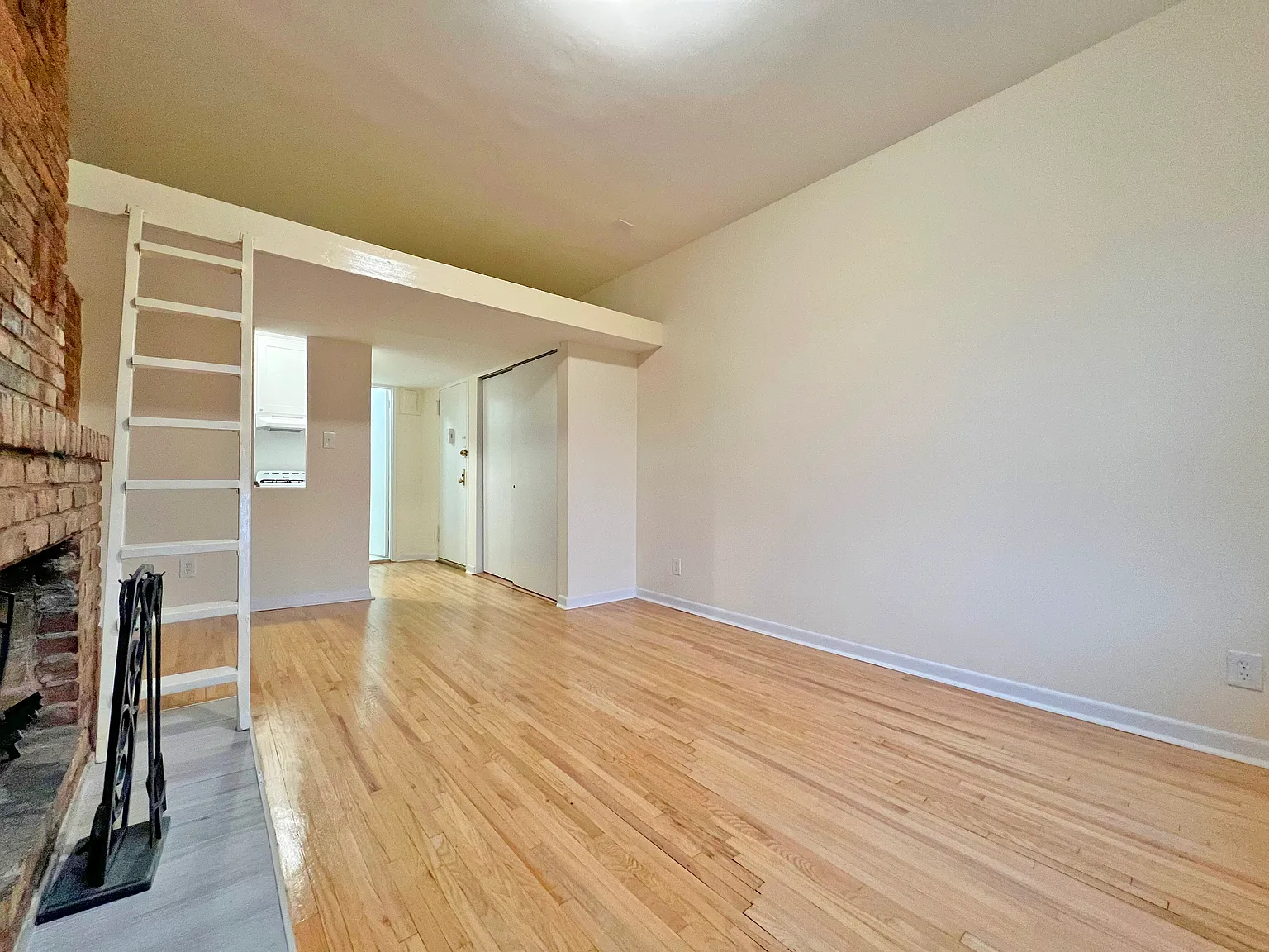 437 West 48th Street — Photo 3