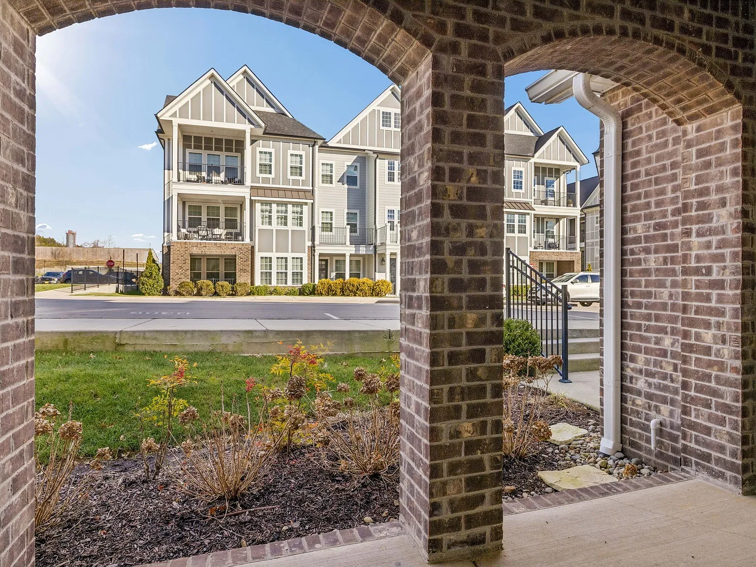 1000 Vintage Green Ln — Photo 2