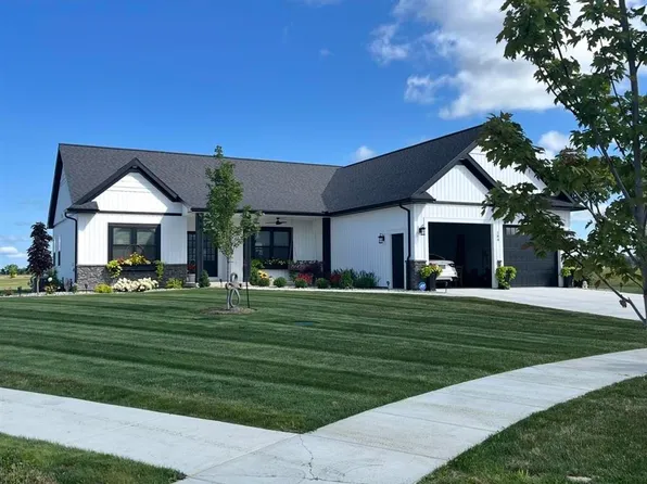 184 Queens Creek Dr W, Frankenmuth, MI 48734