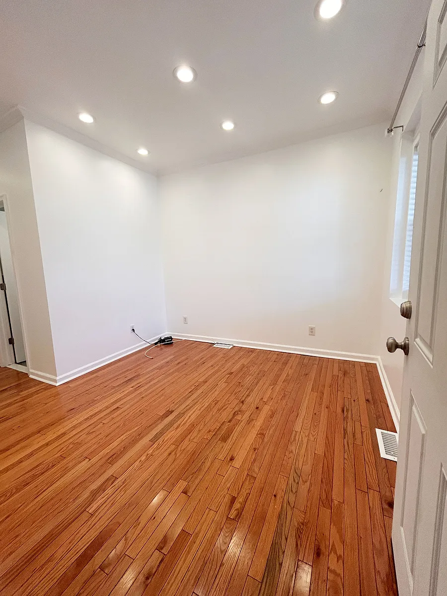Building Photo - 7053 Paschall Ave #1
