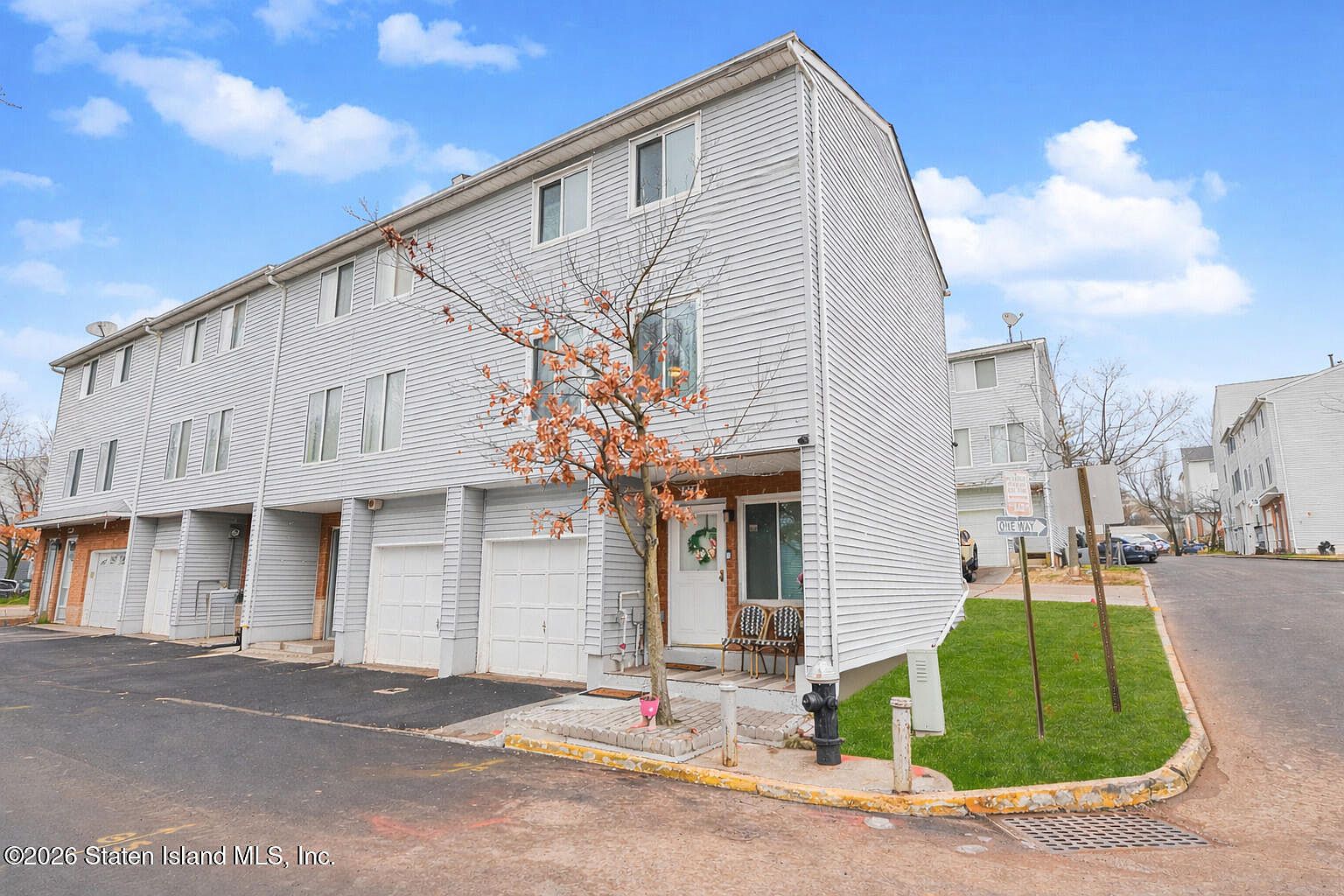 553 Ilyssa Way, Staten Island, NY 10312 | Zillow