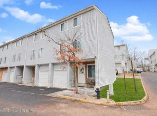 553 Ilyssa Way, Staten Island, NY 10312
