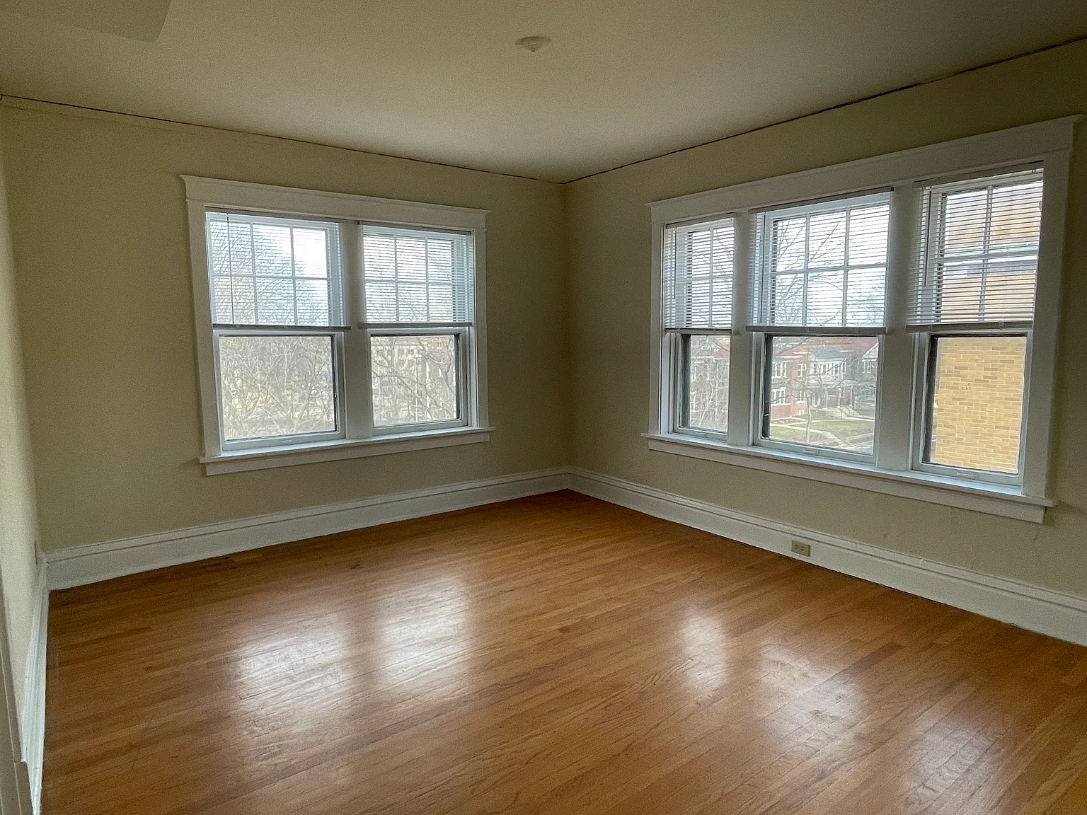 6648 Washington Ave — Photo 2
