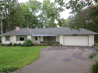 110 Barberry Ln, Meriden, CT 06451