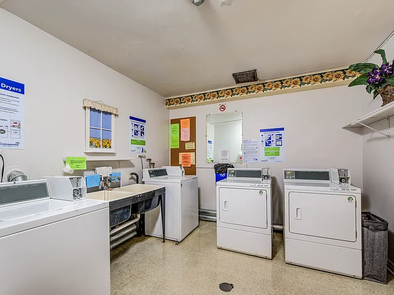 872 Upper Gage Ave — Photo 1