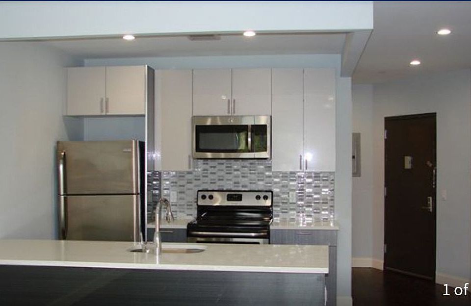 1st image of 2324 Broadway APT 3R